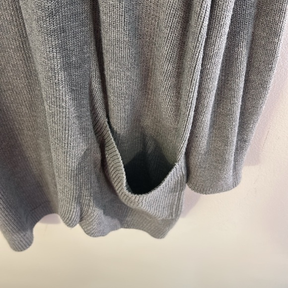 Abercrombie and fitch ribbed High Low Dolman Open Cardigan. Size Med. Light Gray - Picture 3 of 10